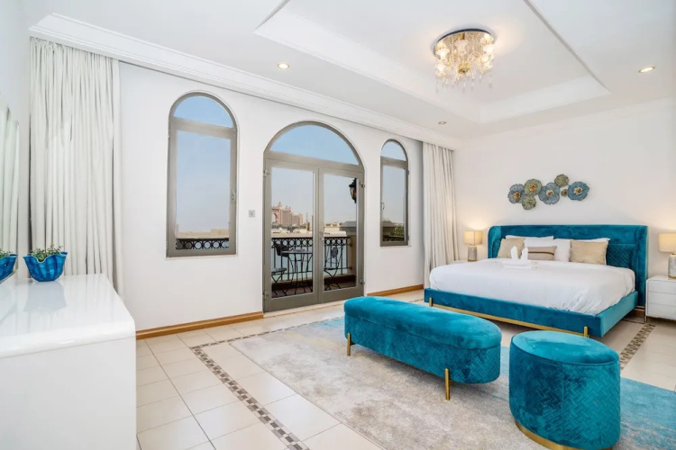 5BR Beach & pool villa in Palm