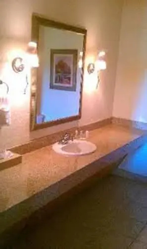Quality Inn & Suites At Talavi