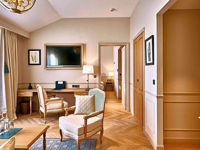 Standard Double Suite