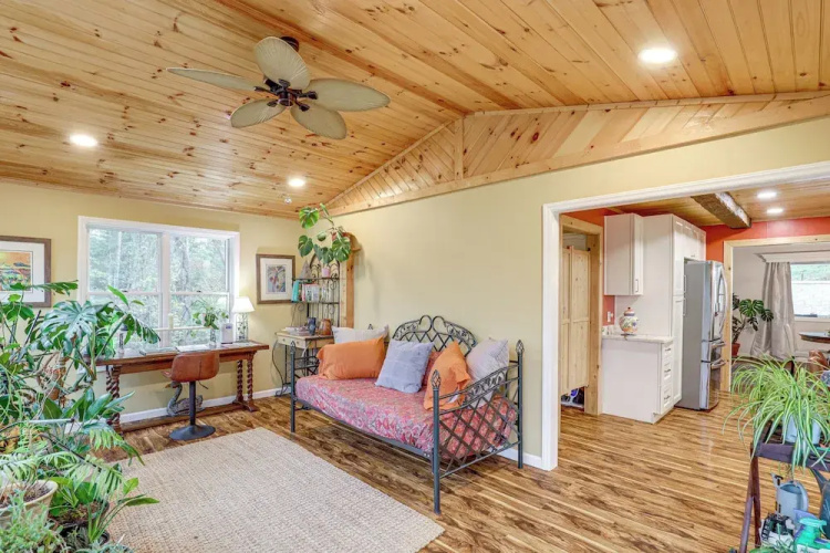 Ski Asheville! Mountain-view Hideaway w/ Deck