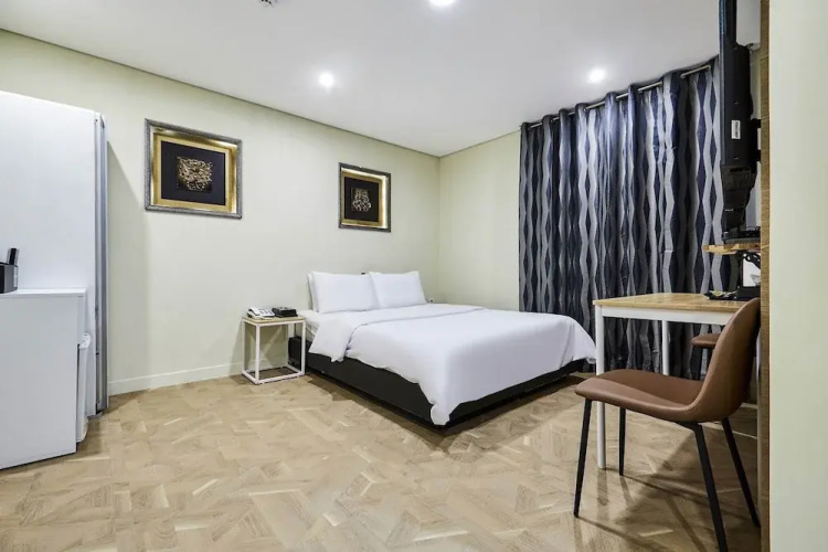 FILM37.2HOTEL