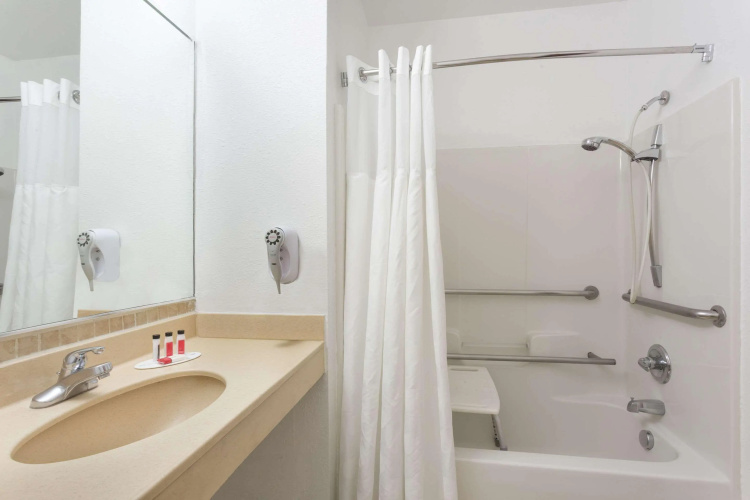 Quality Inn Zephyrhills-Dade City photo 11