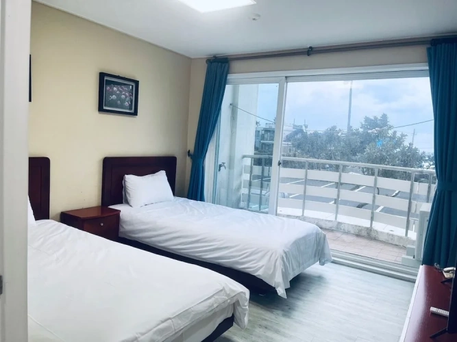 Standard Twin Family room with balcony