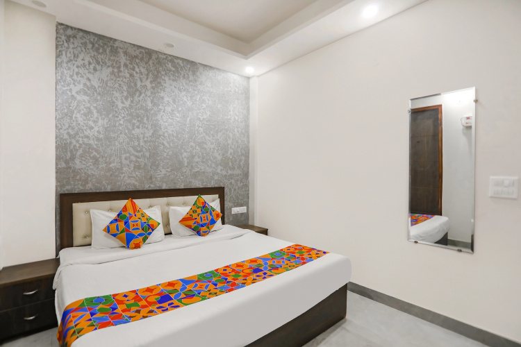 FabHotel Diamond