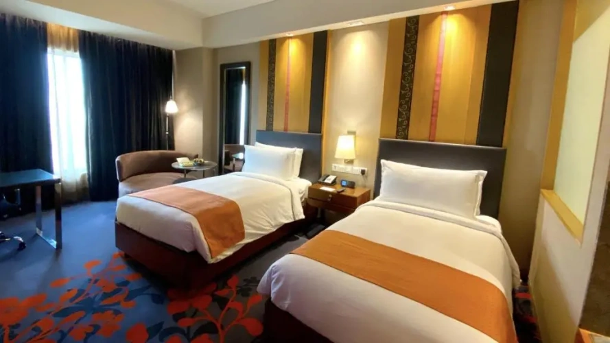 Standard Twin room with pool view