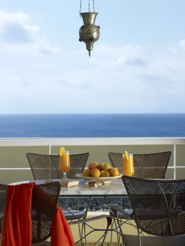 Shared Pool Junior Suite with sea view