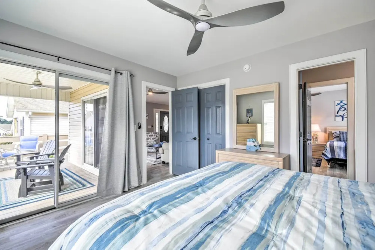 Updated Myrtle Beach Cottage w/ Shared Pool!