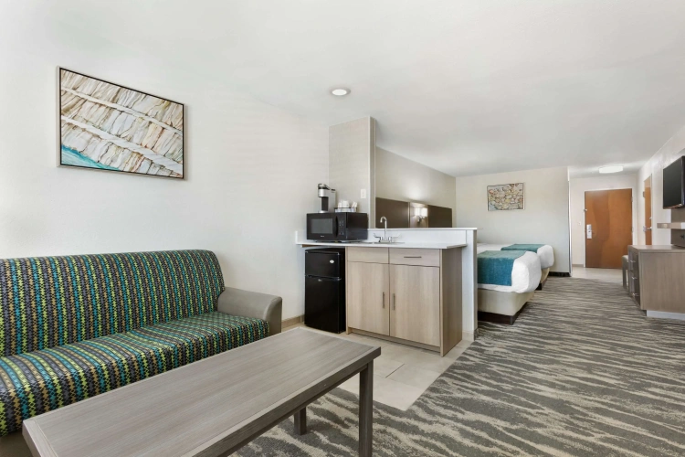 Quadruple Suite