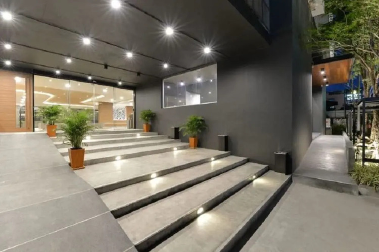 文德假日酒店外景图