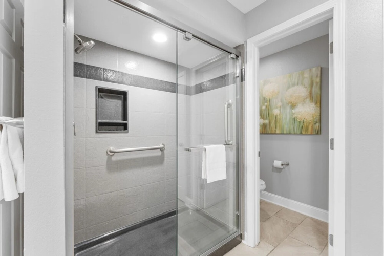 Swanky Sanctuary 2 Bedroom Condo by RedAwning