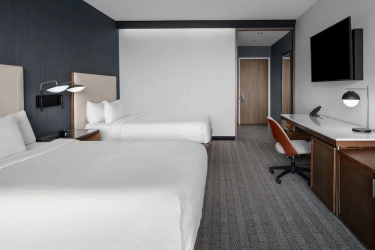 Deluxe Quadruple room with balcony