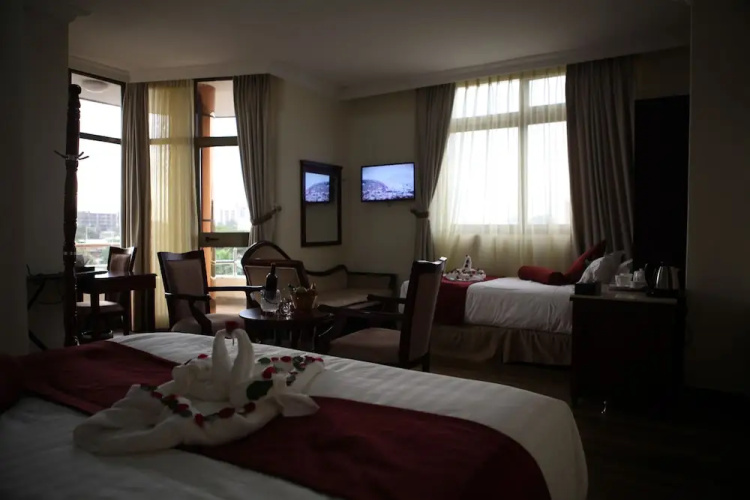 Waterfront Hotel