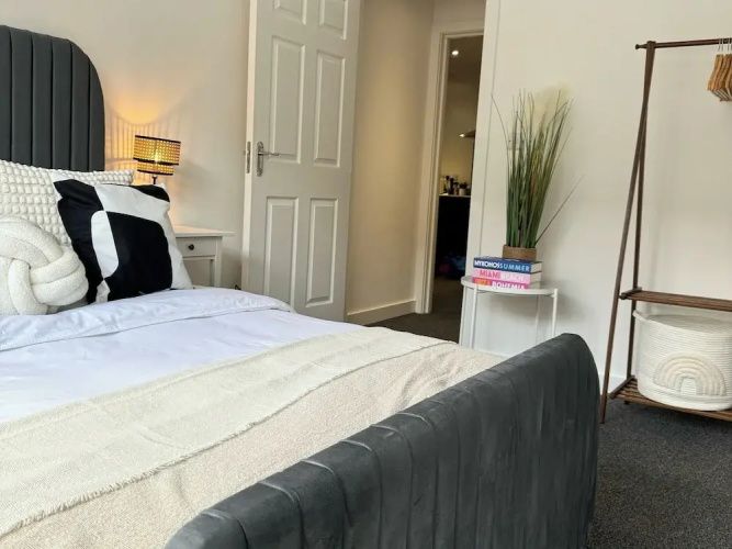 Modern 1-bed Apartment - Sleeps 4 & Central Links
