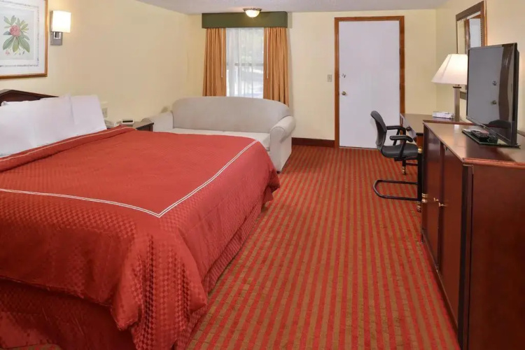 Captains Quarters Motel & Conference Center