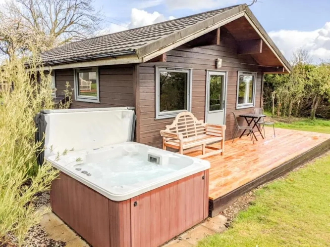 2 Bedrooms Villa