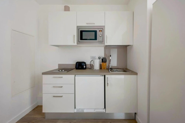 Central Liverpool Studio For 2 Guests!