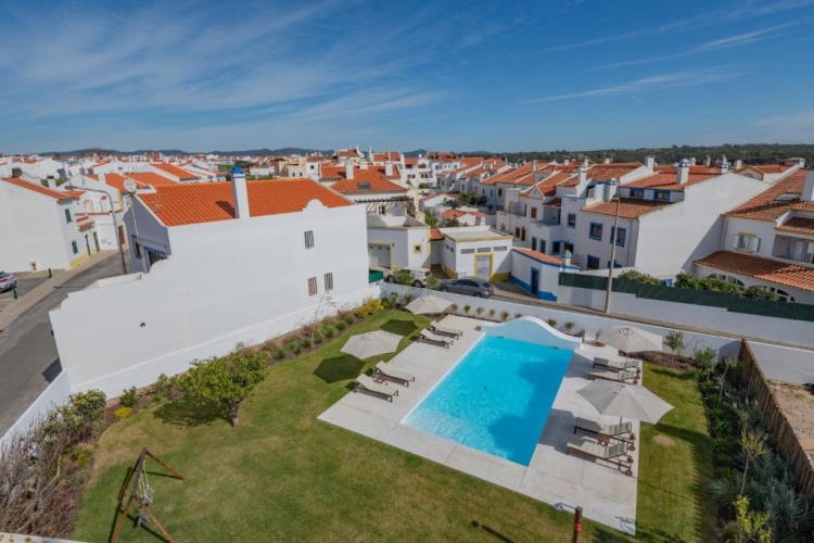 1 Bedroom Apartment with sea view