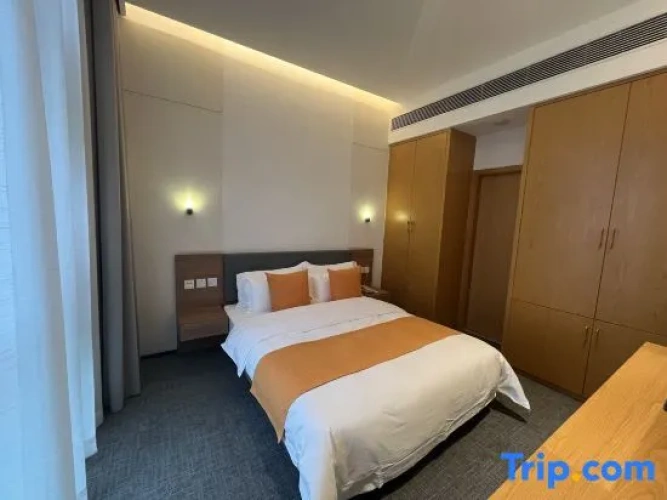 Suite with lake view