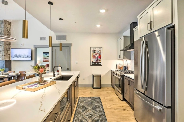 2 Bedrooms Apartment