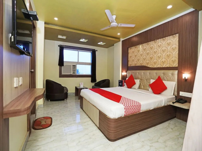 OYO 16173 Hotel Dk