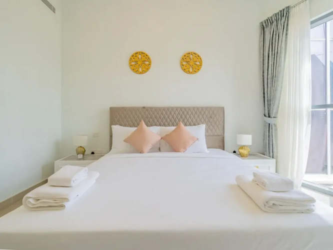 Glamorous Apartment Facing Burj Khalifa