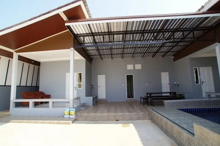 4 Bedrooms Villa