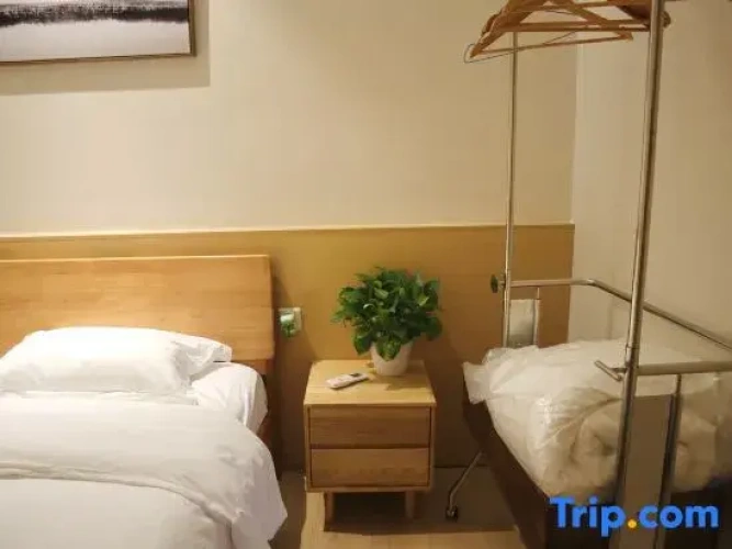 2 Bedrooms Suite with balcony