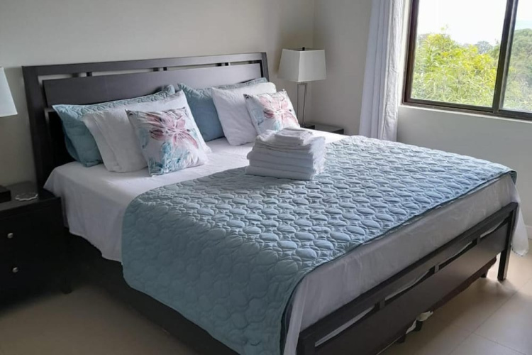 Seaview Paradise - Sleeps 3 - Pool - Parking