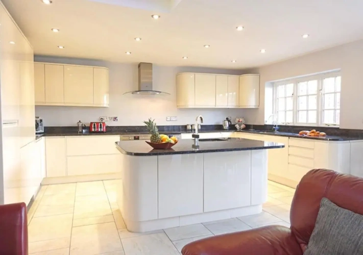 4 Bedrooms Double Cottage