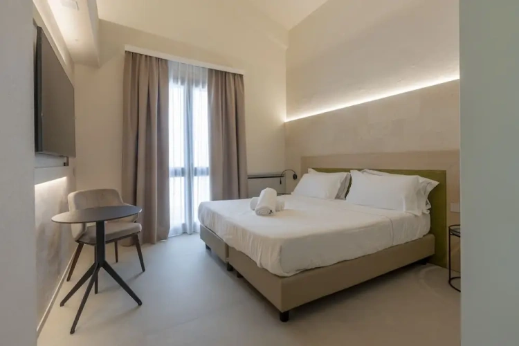 Grand Double Suite with partial sea view