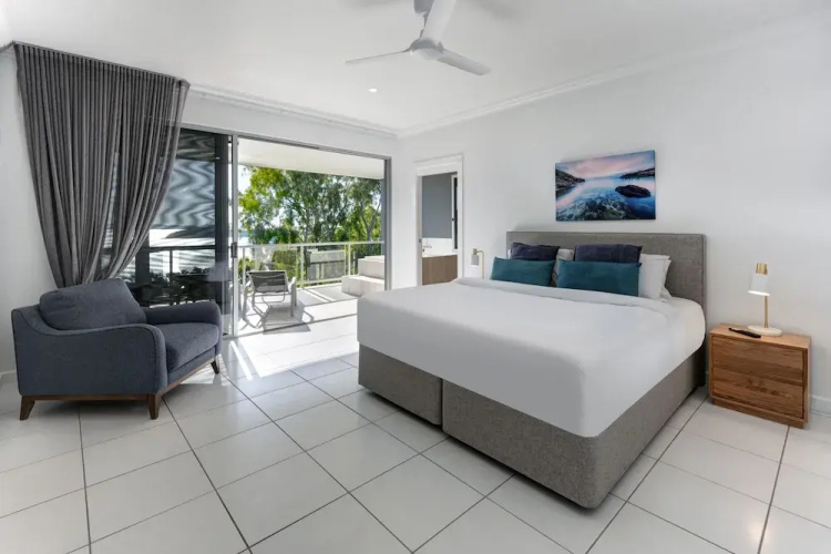 Blue Water Views 16