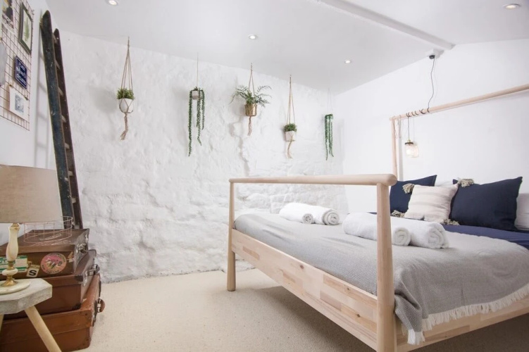 The Courtyard Apartment