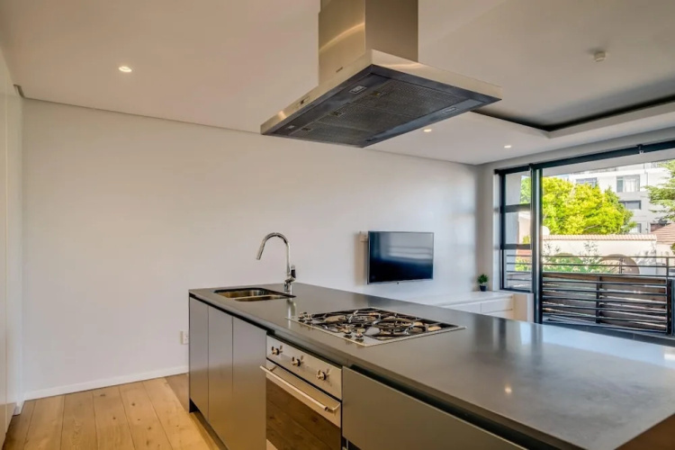 Conveniently Located Apartment in Green Point C on S