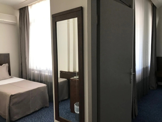Hande Hotel
