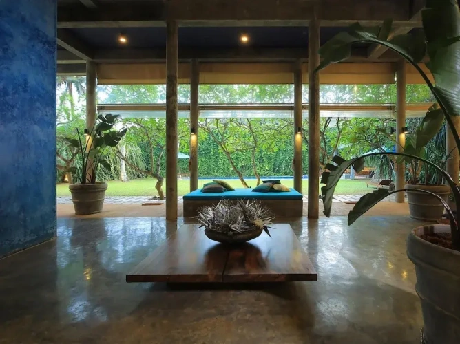 4 Bedrooms Luxury Villa