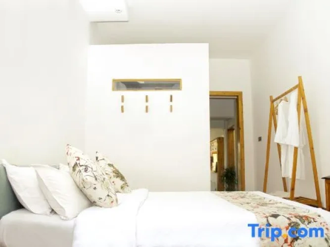 5 Bedrooms Standard room with river view