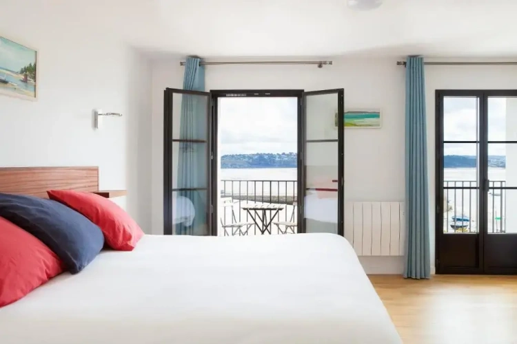 Superior Double room with balcony and with sea view
