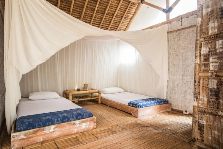 2 Bedrooms Bungalow
