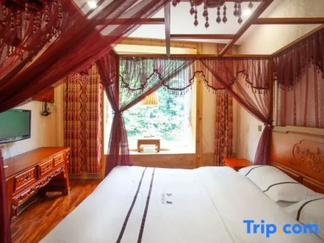 Standard Double room with river view