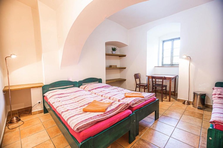Standard Triple room