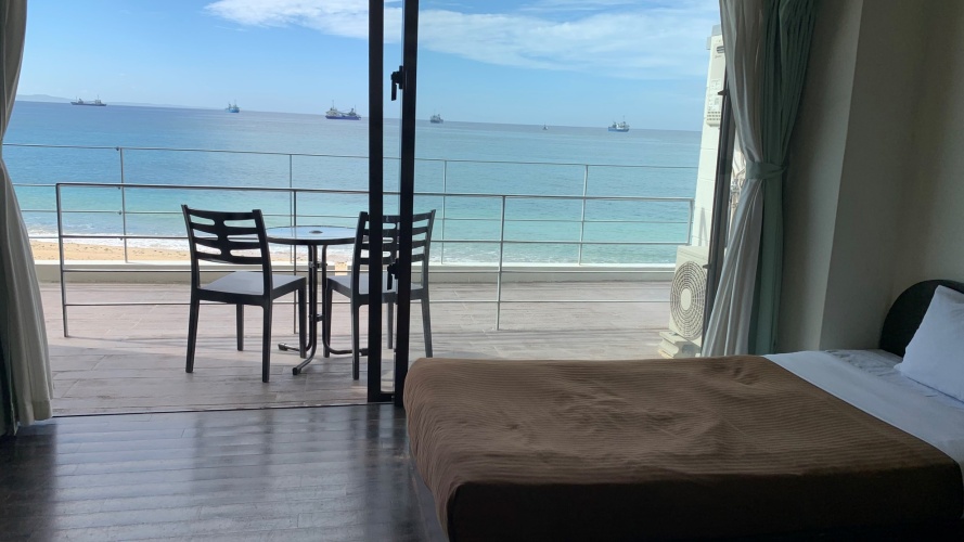 Standard Twin room with ocean view