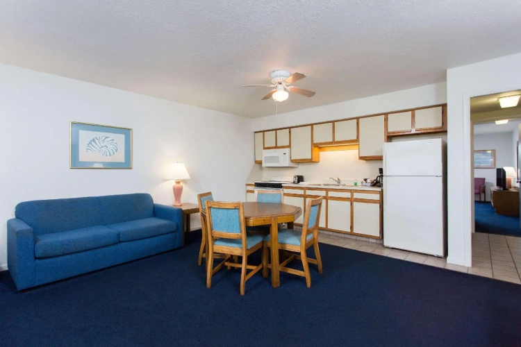 Quadruple Suite