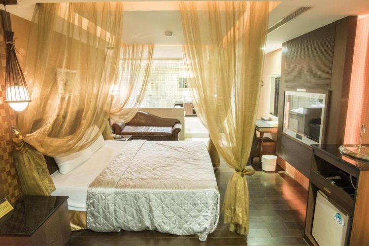 Standard Triple room