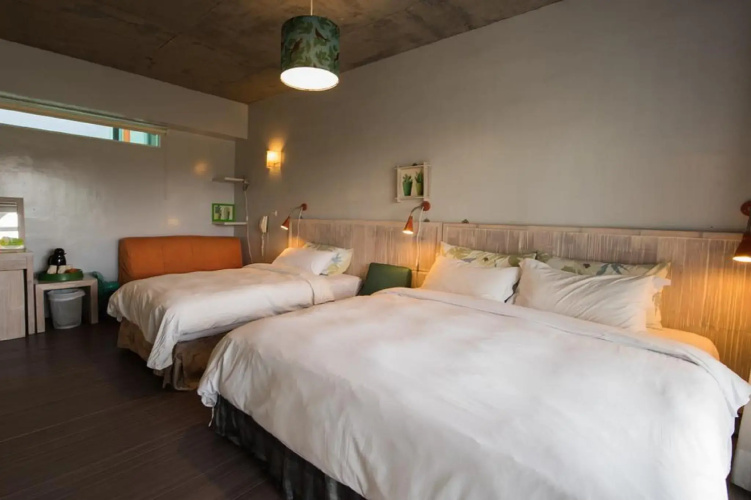 Orange Moon Inn