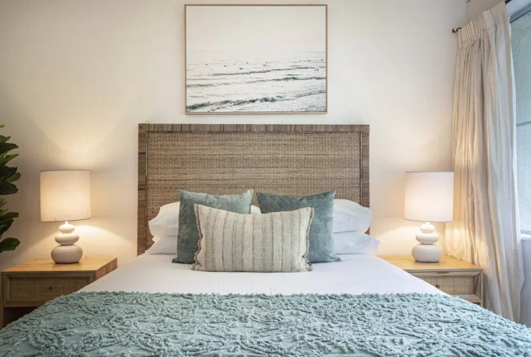 Beachside 2-bed House With Pool, Courtyard & BBQ