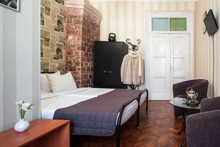 1 Bedroom Standard Double Family room with city view