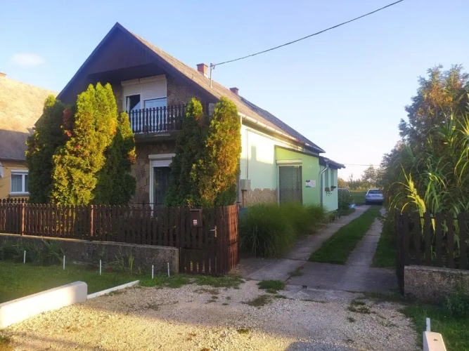 2 Bedrooms Triple Cottage