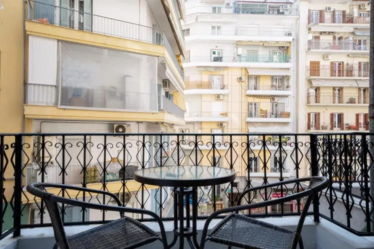 2 Bedrooms Apartment