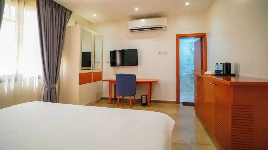 Express City Hotel