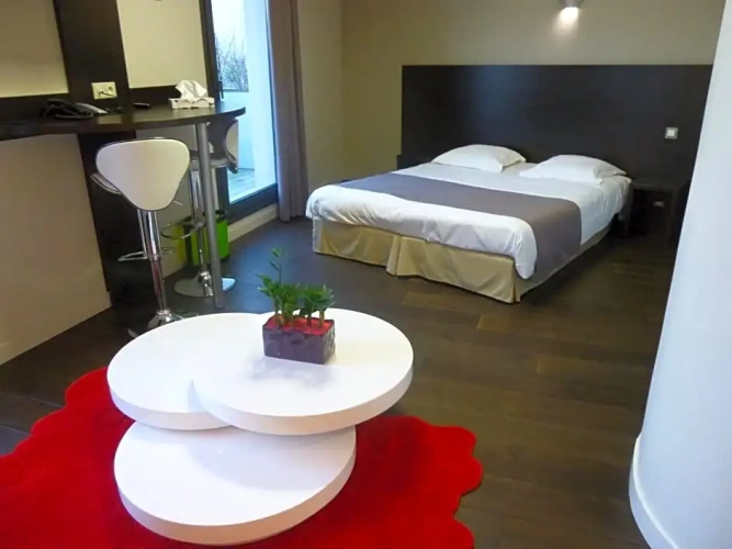 Suite with garden view